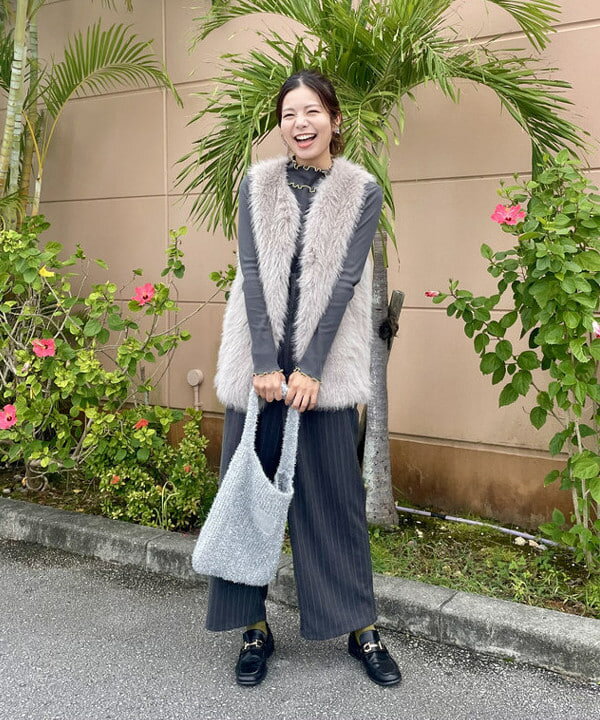 BEAMS HEARTのピンストライプ柄 キャミソール サロペットを使ったコーディネートを紹介します。｜Rakuten Fashion(楽天ファッション／旧楽天ブランドアベニュー)6435935