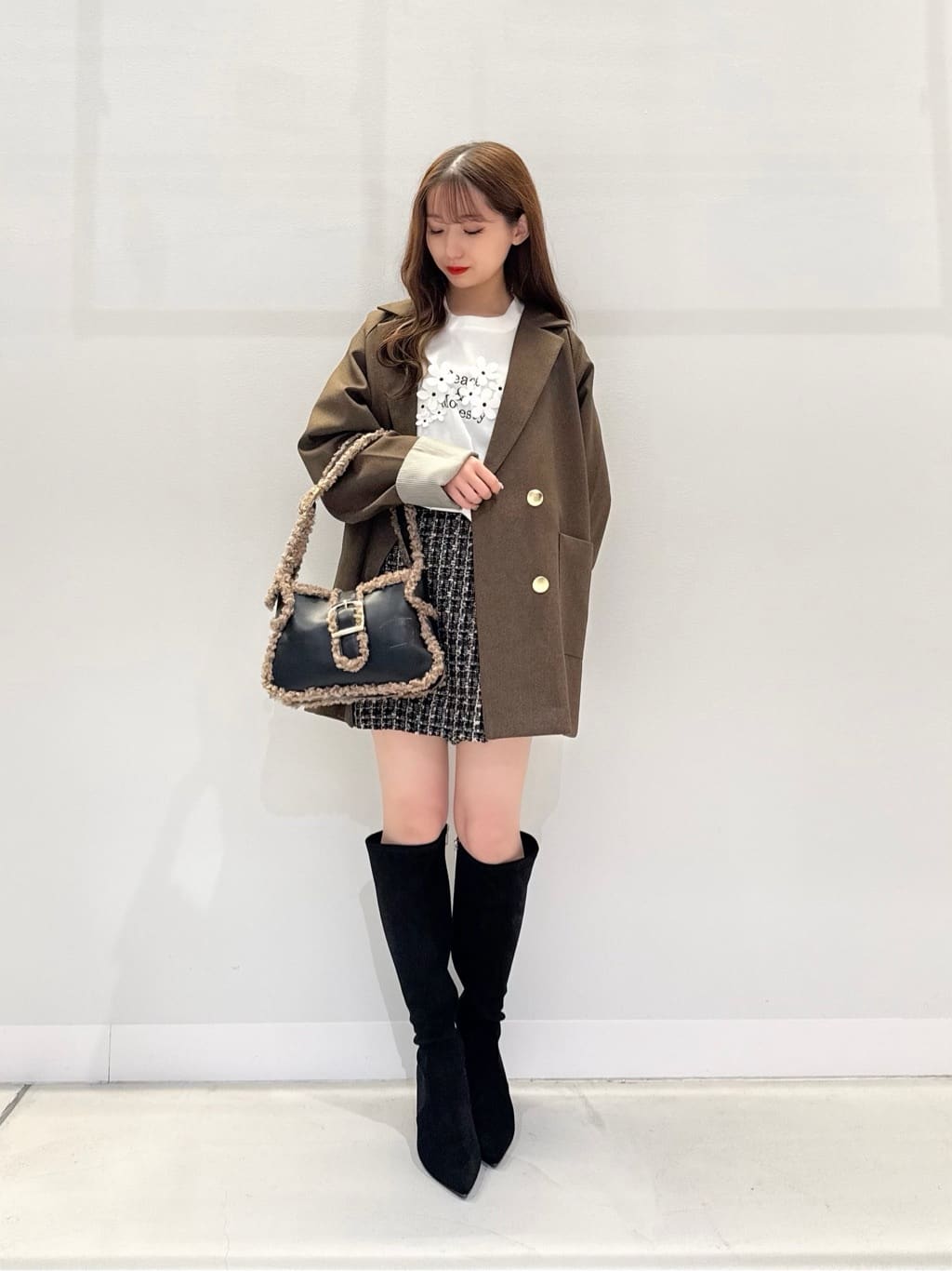 Vinのツイルテーラードジャケットを使ったコーディネートを紹介します。｜Rakuten Fashion(楽天ファッション／旧楽天ブランドアベニュー)6437484