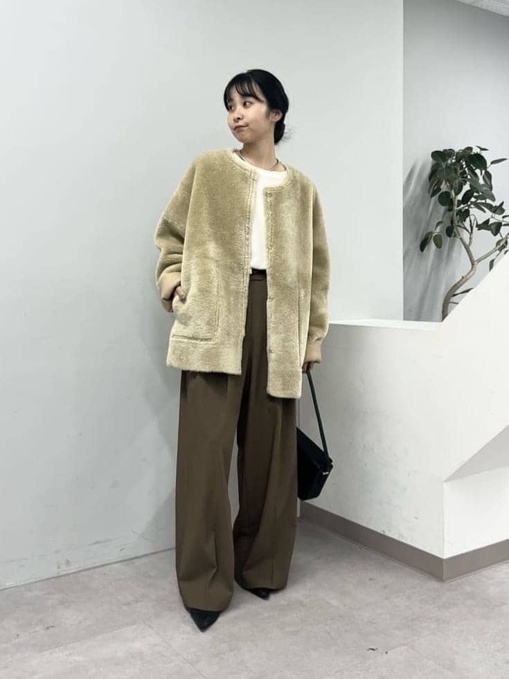GALLARDAGALANTEのバックスリットブラウスTeeを使ったコーディネートを紹介します。｜Rakuten Fashion(楽天ファッション／旧楽天ブランドアベニュー)6438782