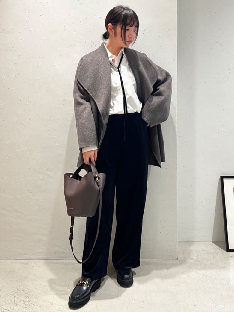 1er ArrondissementのTOPダブルビーバーショールコートを使ったコーディネートを紹介します。｜Rakuten Fashion(楽天ファッション／旧楽天ブランドアベニュー)6439154