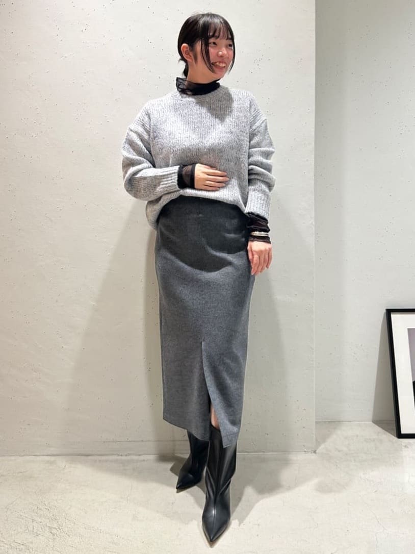 1er Arrondissementのモヘアラメリリヤーンクルーネックニットを使ったコーディネートを紹介します。｜Rakuten Fashion(楽天ファッション／旧楽天ブランドアベニュー)6440477