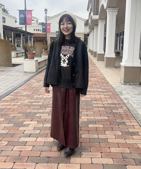 BEAMS HEARTのネコ刺繍 スウェットを使ったコーディネートを紹介します。｜Rakuten Fashion(楽天ファッション／旧楽天ブランドアベニュー)6441444