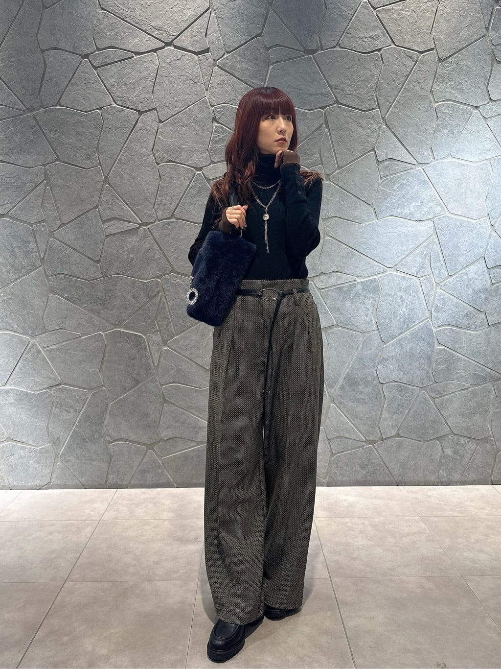 LASUDのレイヤード配色リブニットを使ったコーディネートを紹介します。｜Rakuten Fashion(楽天ファッション／旧楽天ブランドアベニュー)6442057