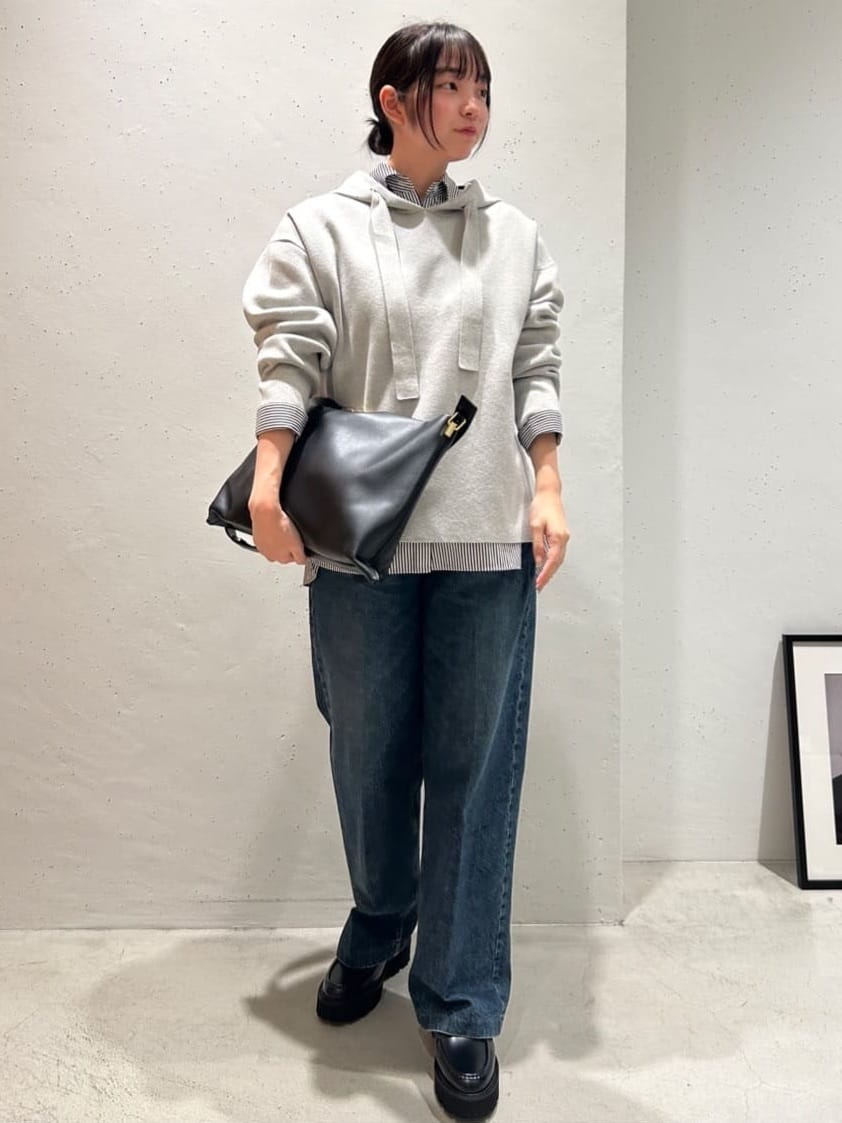 1er Arrondissementのウールコットンスムースニットフーディーを使ったコーディネートを紹介します。｜Rakuten Fashion(楽天ファッション／旧楽天ブランドアベニュー)6443578