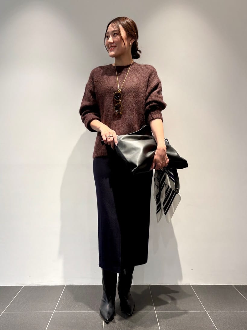 1er Arrondissementのモヘアラメリリヤーンクルーネックニットを使ったコーディネートを紹介します。｜Rakuten Fashion(楽天ファッション／旧楽天ブランドアベニュー)6443579