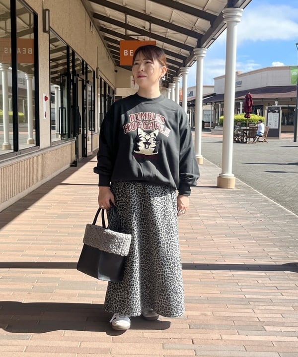 BEAMS HEARTのネコ刺繍 スウェットを使ったコーディネートを紹介します。｜Rakuten Fashion(楽天ファッション／旧楽天ブランドアベニュー)6444001