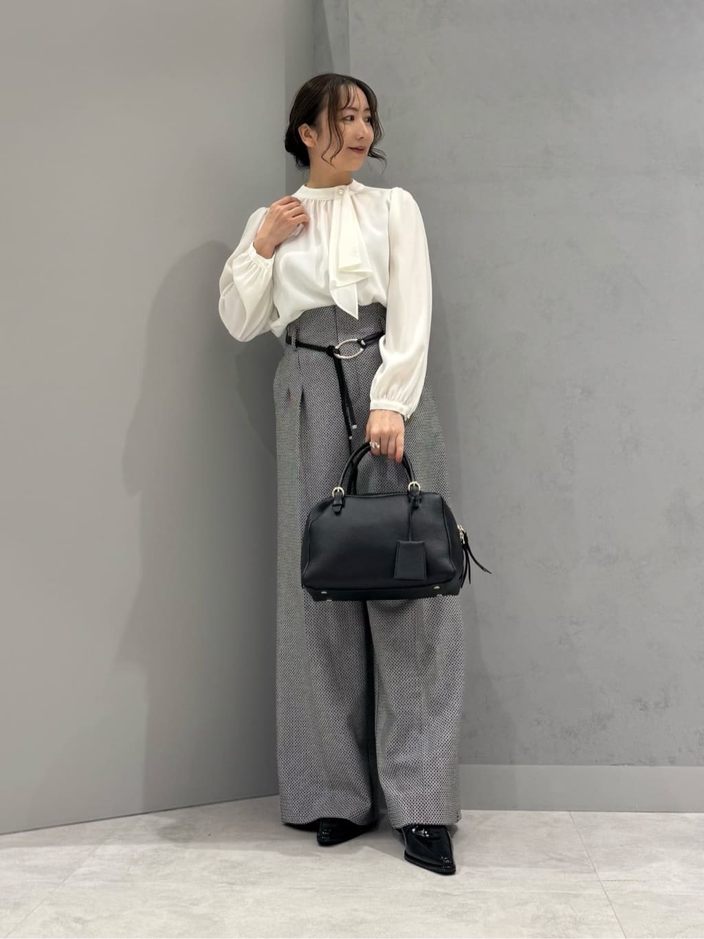 Vinのラッフルスリーブウールライクアウターを使ったコーディネートを紹介します。｜Rakuten Fashion(楽天ファッション／旧楽天ブランドアベニュー)6444474