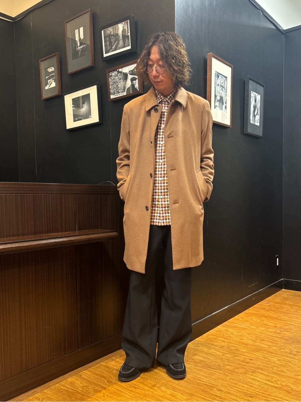 TAKEO KIKUCHIのカシミヤブレンド ビーバー調ステンカラーコートを使ったコーディネートを紹介します。｜Rakuten Fashion(楽天ファッション／旧楽天ブランドアベニュー)6445154