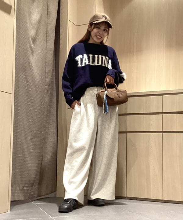 BEAMS HEARTのシャギー ロゴ ニットを使ったコーディネートを紹介します。｜Rakuten Fashion(楽天ファッション／旧楽天ブランドアベニュー)6448409