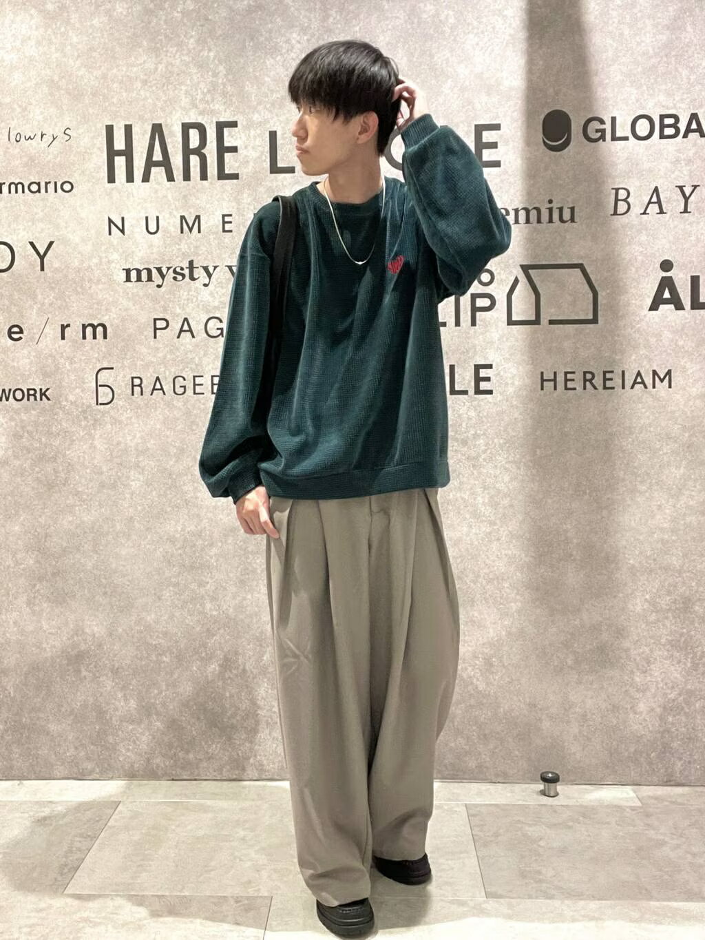 LAKOLEの刺繍カットモールプルオーバーを使ったコーディネートを紹介します。｜Rakuten Fashion(楽天ファッション／旧楽天ブランドアベニュー)6448531