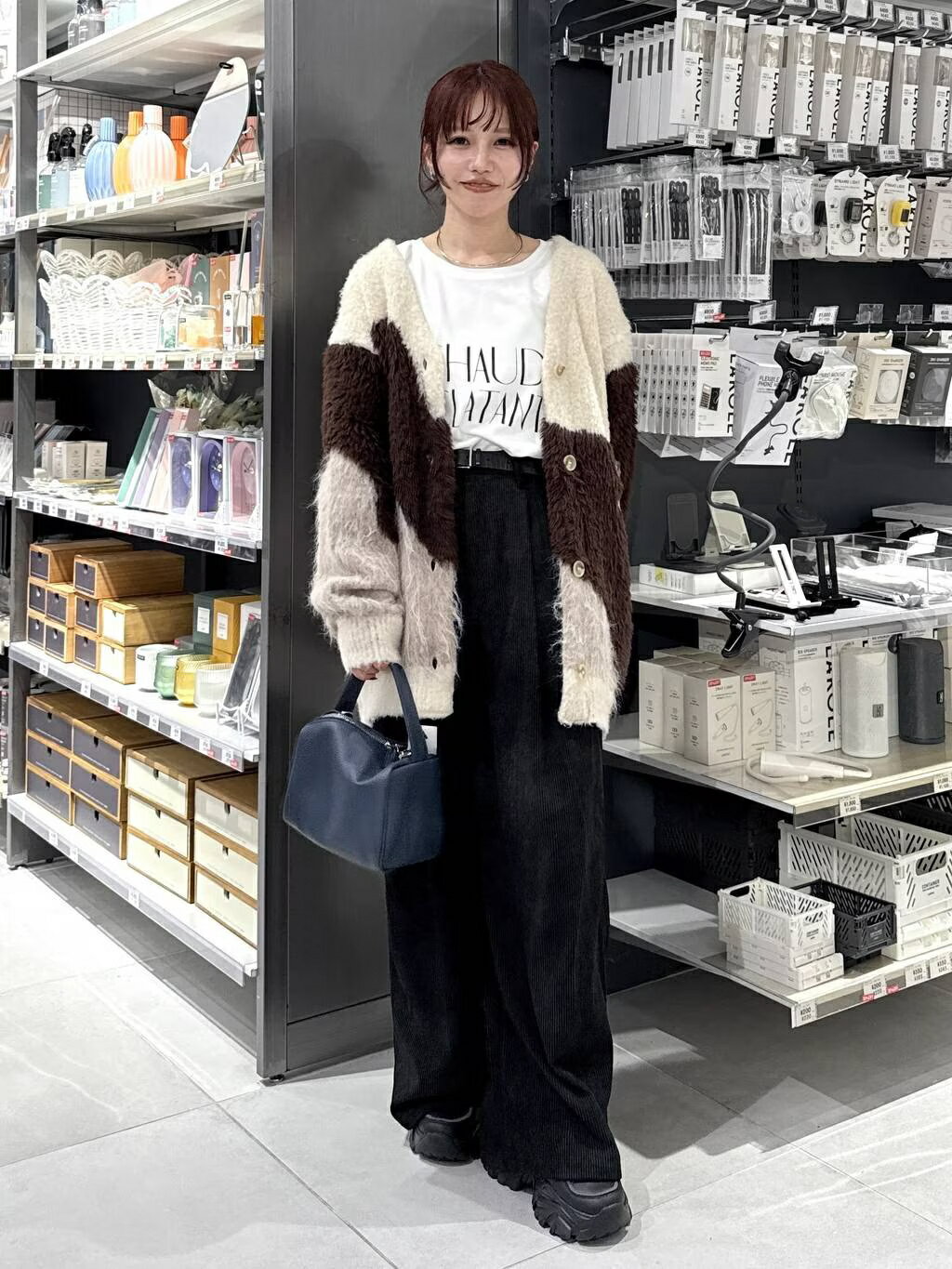 LAKOLEのインターシャ配色カーディガンを使ったコーディネートを紹介します。｜Rakuten Fashion(楽天ファッション／旧楽天ブランドアベニュー)6448455