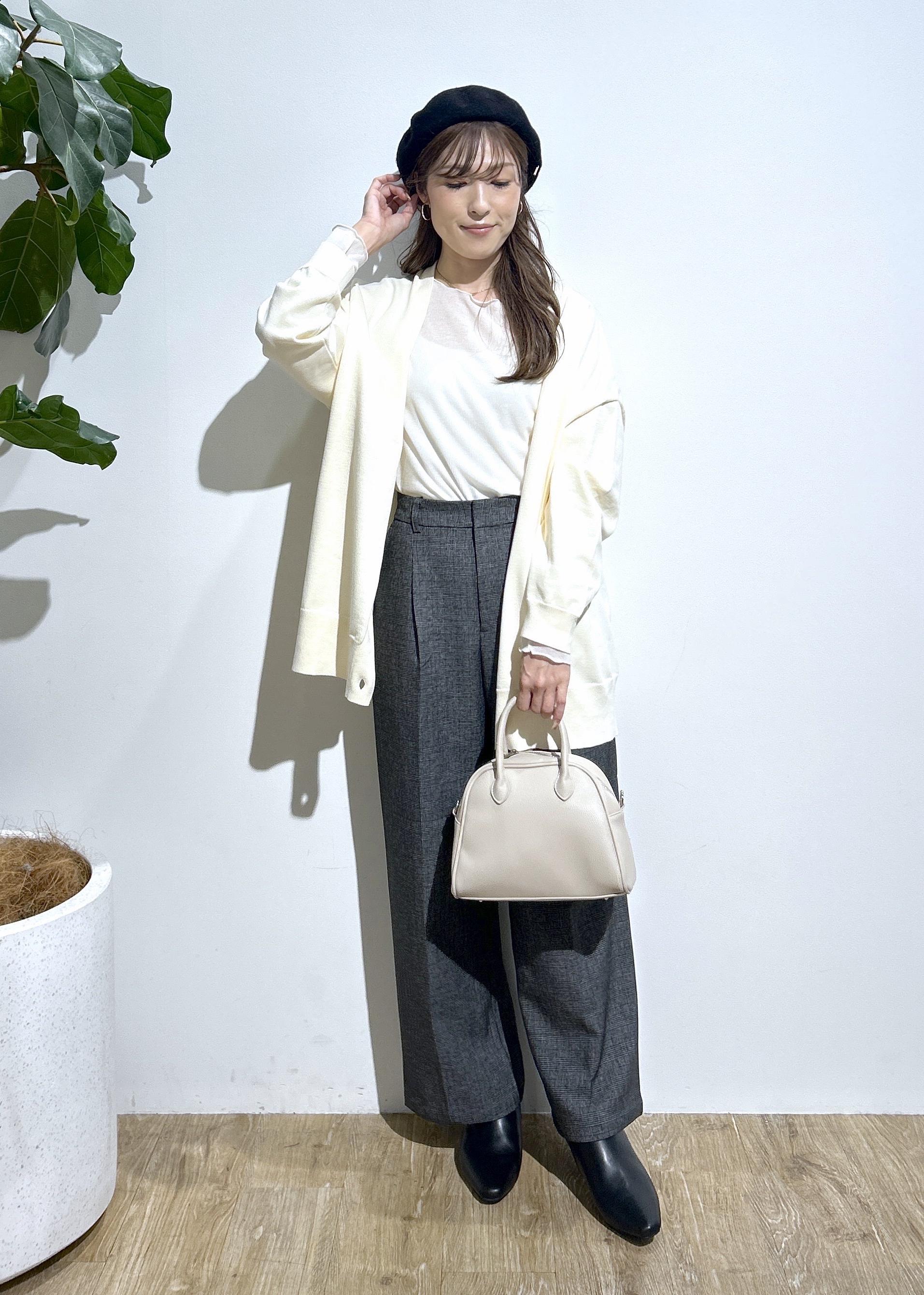 ROPE' PICNICのVネックフォルムカーディガンを使ったコーディネートを紹介します。｜Rakuten Fashion(楽天ファッション／旧楽天ブランドアベニュー)6470074