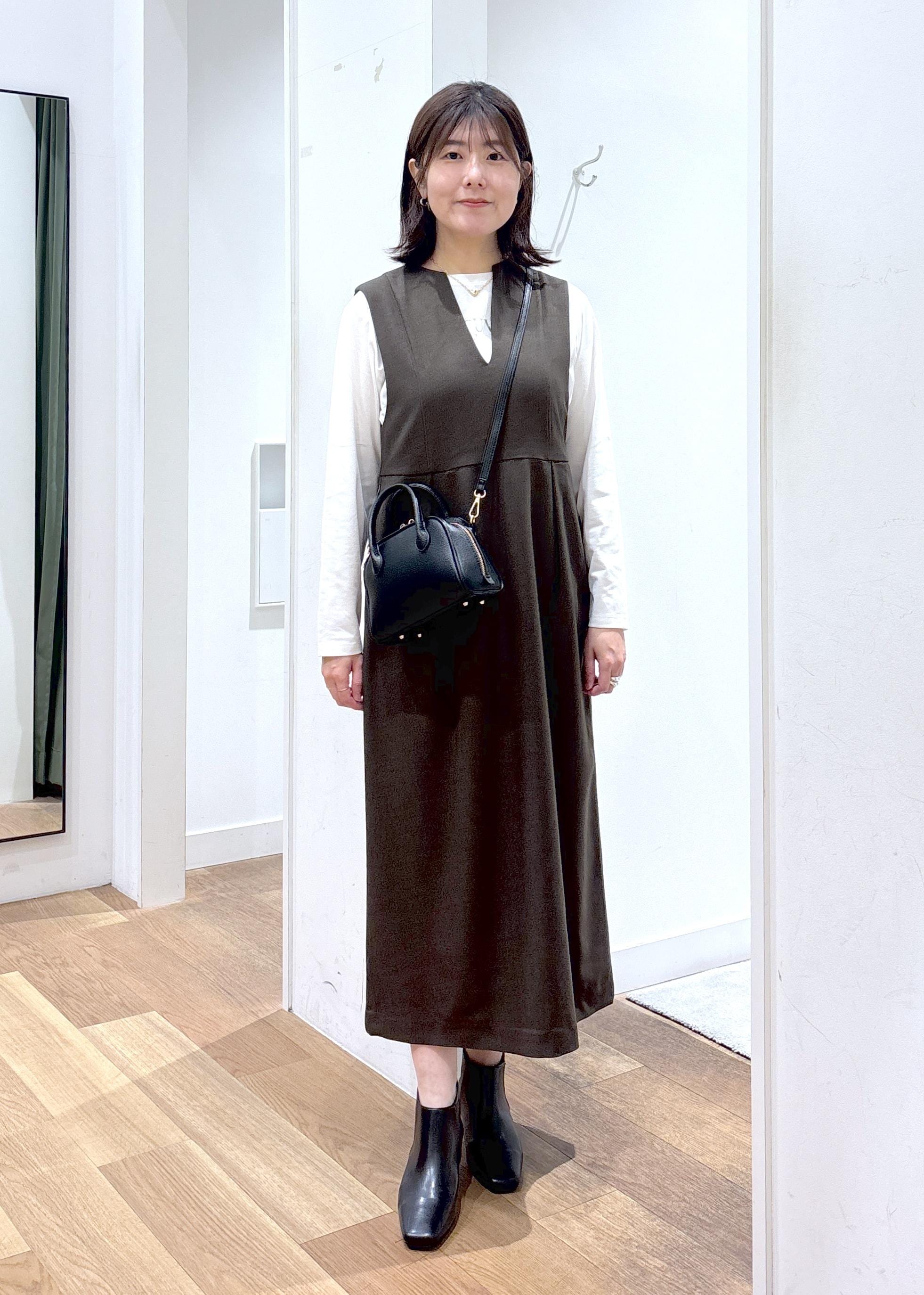 ROPE' PICNICのキーネックジャンパースカートを使ったコーディネートを紹介します。｜Rakuten Fashion(楽天ファッション／旧楽天ブランドアベニュー)6470080