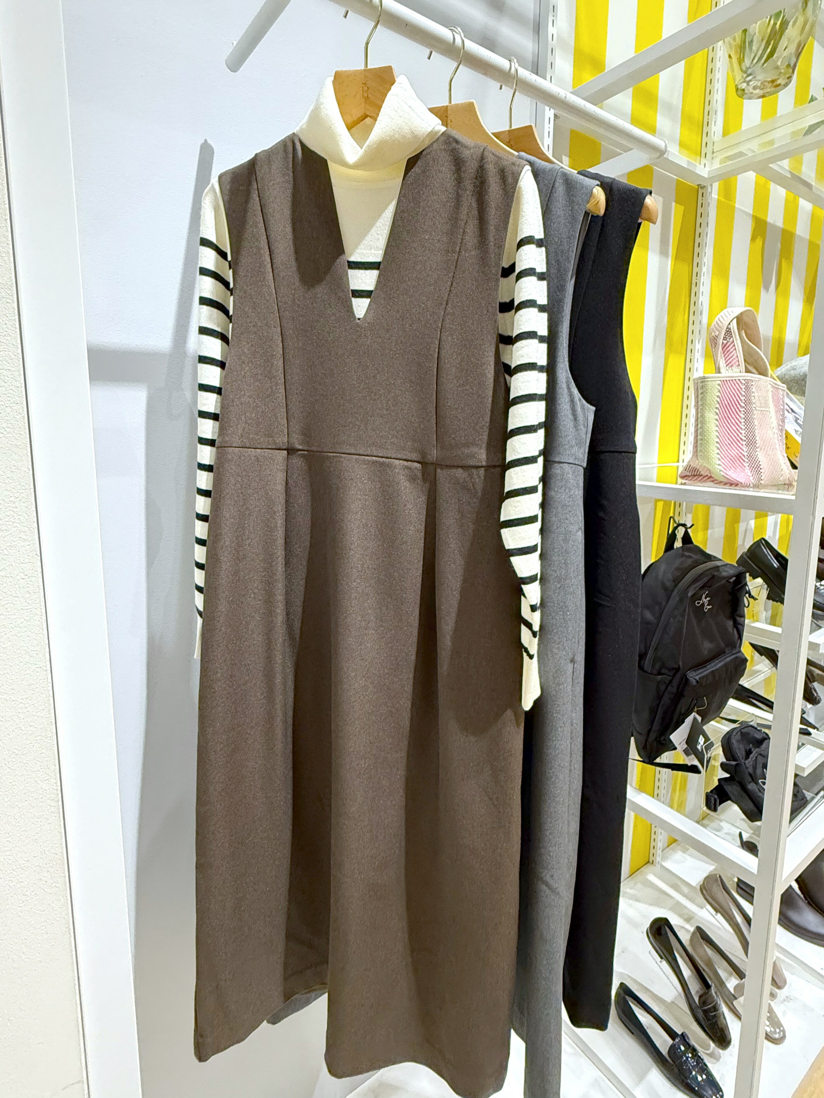 ROPE' PICNICのキーネックジャンパースカートを使ったコーディネートを紹介します。｜Rakuten Fashion(楽天ファッション／旧楽天ブランドアベニュー)6470454