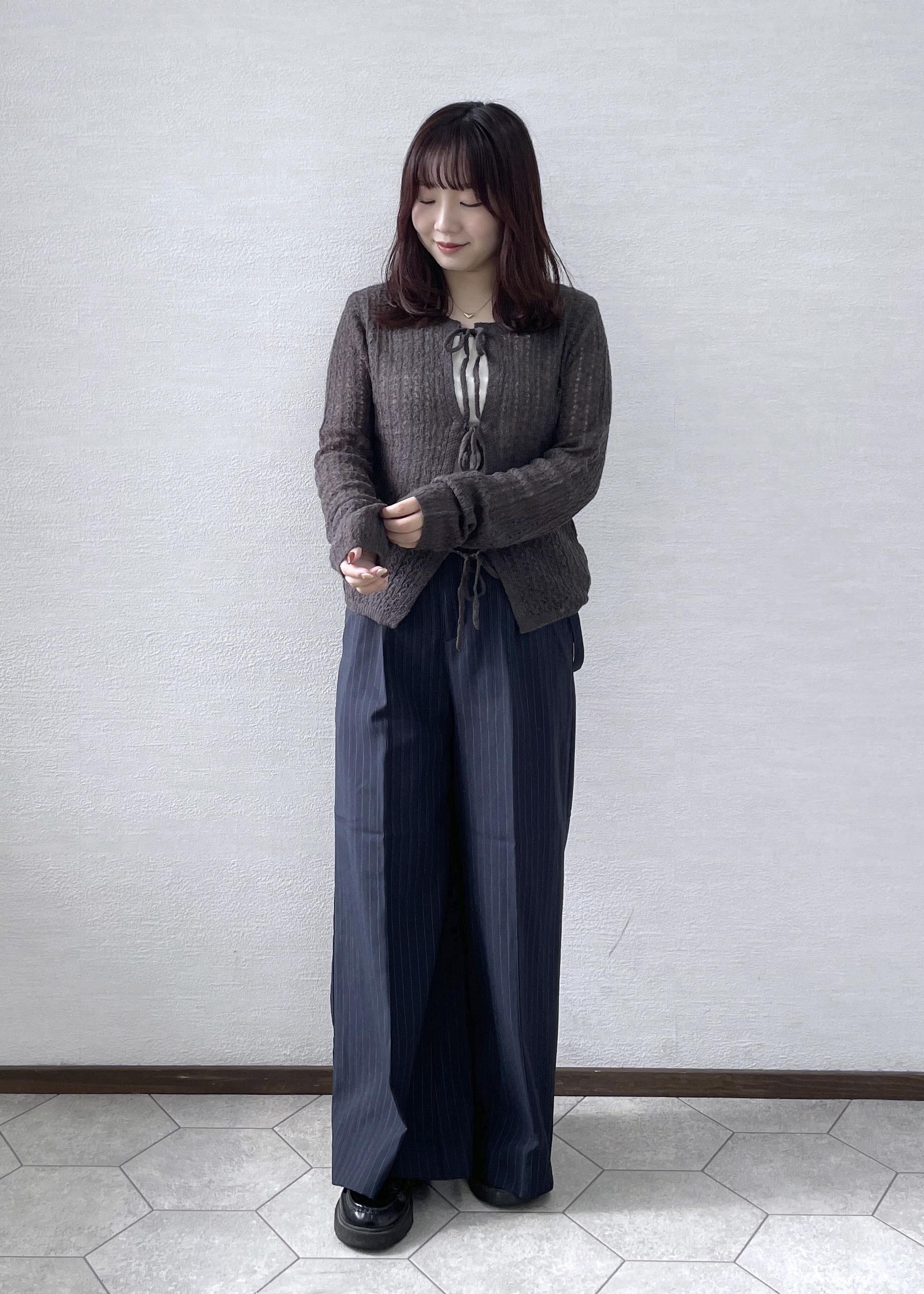 ROPE' PICNICのフレアシルエットサスペンダー付きパンツを使ったコーディネートを紹介します。｜Rakuten Fashion(楽天ファッション／旧楽天ブランドアベニュー)6470541