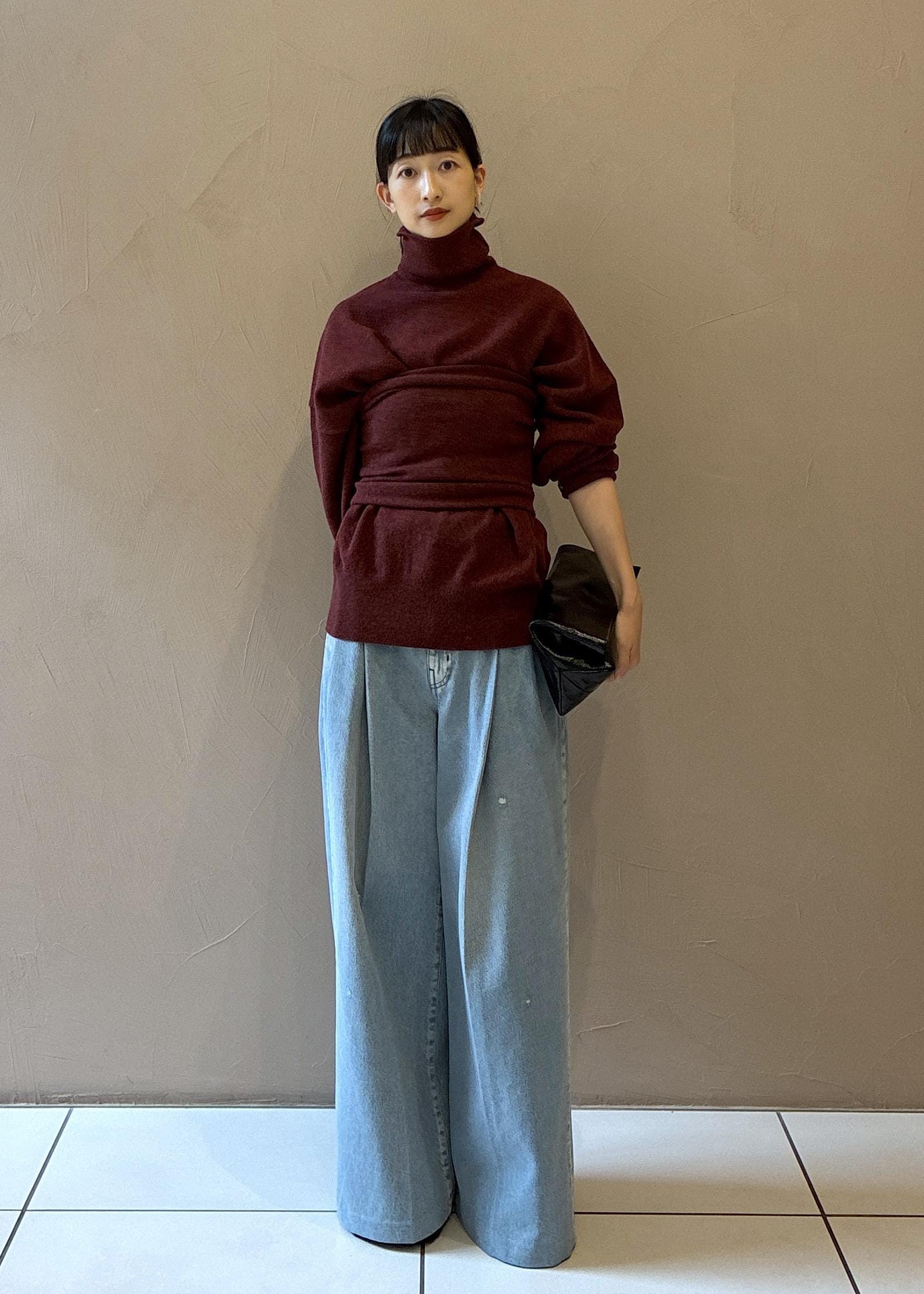SALON adam et rope'の【extreme cashmere(エクストリーム・カシミア)】jill タートルネックニットを使ったコーディネートを紹介します。｜Rakuten Fashion(楽天ファッション／旧楽天ブランドアベニュー)6493336