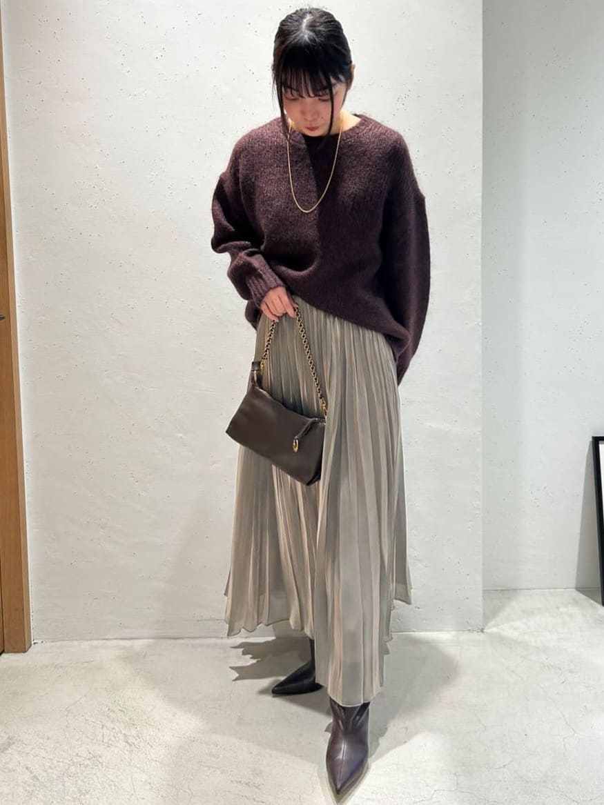 1er Arrondissementの手絞りプリーツスカートを使ったコーディネートを紹介します。｜Rakuten Fashion(楽天ファッション／旧楽天ブランドアベニュー)6449148