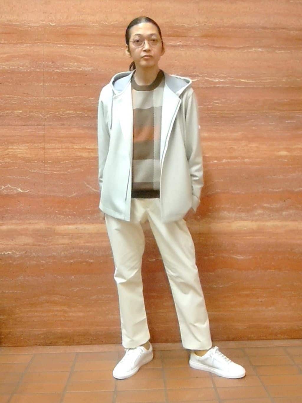 TAKEO KIKUCHIの【JUST ONE LAYER】ダウンファブリックZIPパーカーを使ったコーディネートを紹介します。｜Rakuten Fashion(楽天ファッション／旧楽天ブランドアベニュー)6451738