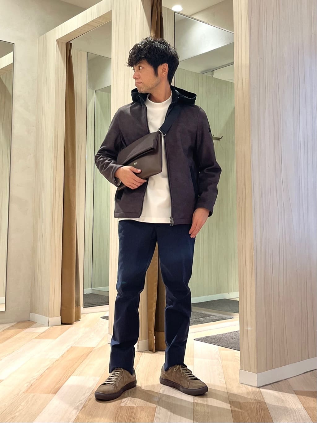 TAKEO KIKUCHIの【JUST ONE LAYER】ダウンファブリック ジップアップ フード ブルゾンを使ったコーディネートを紹介します。｜Rakuten Fashion(楽天ファッション／旧楽天ブランドアベニュー)6453805