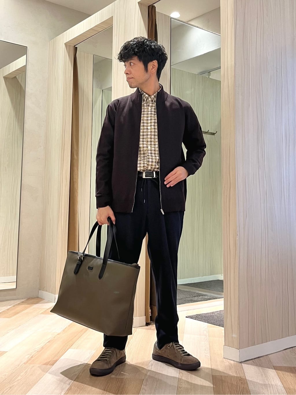 TAKEO KIKUCHIのアンチピリング ジップアップ ニットを使ったコーディネートを紹介します。｜Rakuten Fashion(楽天ファッション／旧楽天ブランドアベニュー)6456348