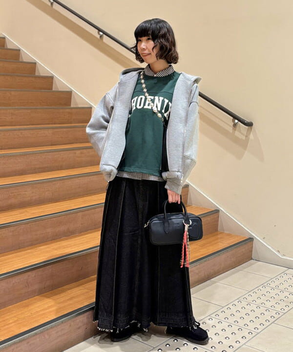 BEAMS OUTLETの袖ライン カレッジ 裏毛 プルオーバーを使ったコーディネートを紹介します。｜Rakuten Fashion(楽天ファッション／旧楽天ブランドアベニュー)6457603