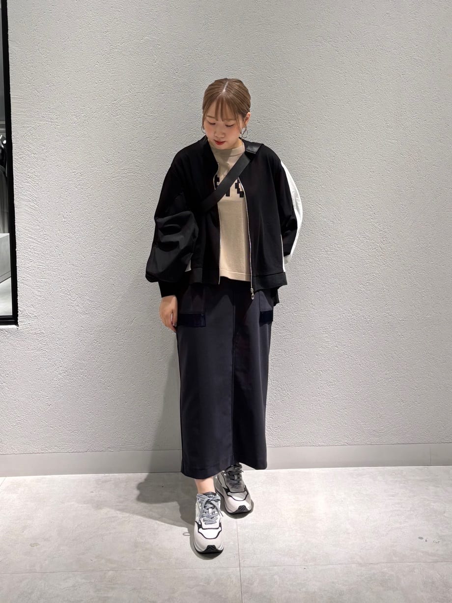 Vinのロゴグラフィックニットプルオーバーを使ったコーディネートを紹介します。｜Rakuten Fashion(楽天ファッション／旧楽天ブランドアベニュー)6458228