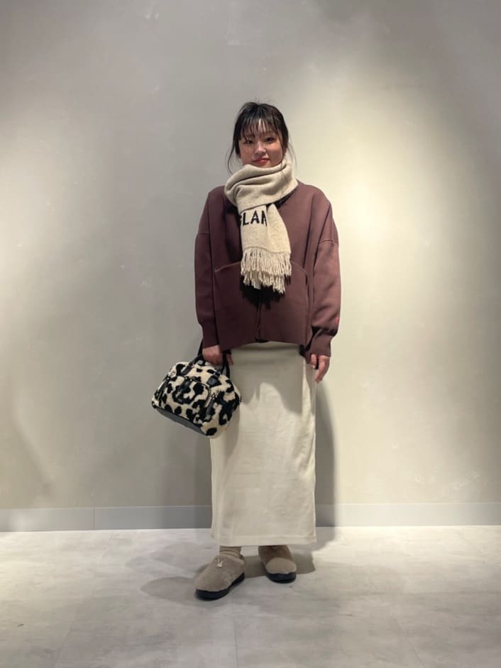 VinのラメモールリブIラインスカートを使ったコーディネートを紹介します。｜Rakuten Fashion(楽天ファッション／旧楽天ブランドアベニュー)6459407