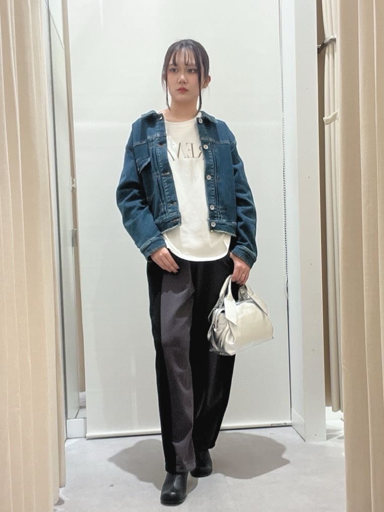 Vinのバイカラースウェットパンツを使ったコーディネートを紹介します。｜Rakuten Fashion(楽天ファッション／旧楽天ブランドアベニュー)6459412