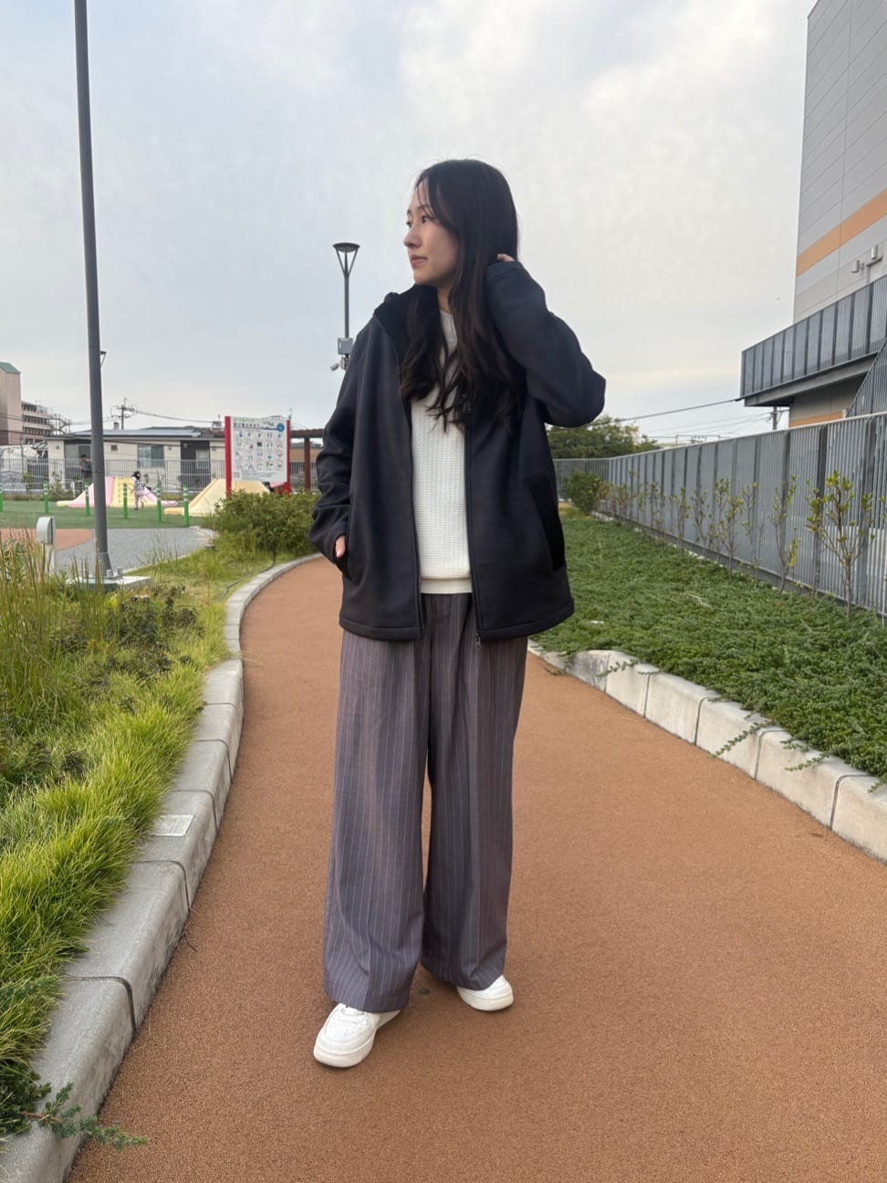 TAKEO KIKUCHIの【JUST ONE LAYER】ダウンファブリック ジップアップ フード ブルゾンを使ったコーディネートを紹介します。｜Rakuten Fashion(楽天ファッション／旧楽天ブランドアベニュー)6461477