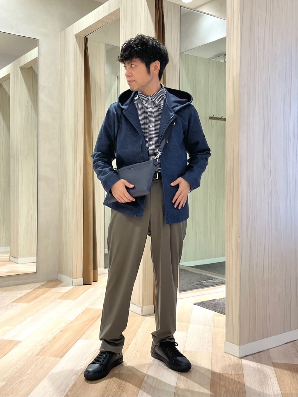 TAKEO KIKUCHIの【JUST ONE LAYER】ダウンファブリックZIPパーカーを使ったコーディネートを紹介します。｜Rakuten Fashion(楽天ファッション／旧楽天ブランドアベニュー)6463462