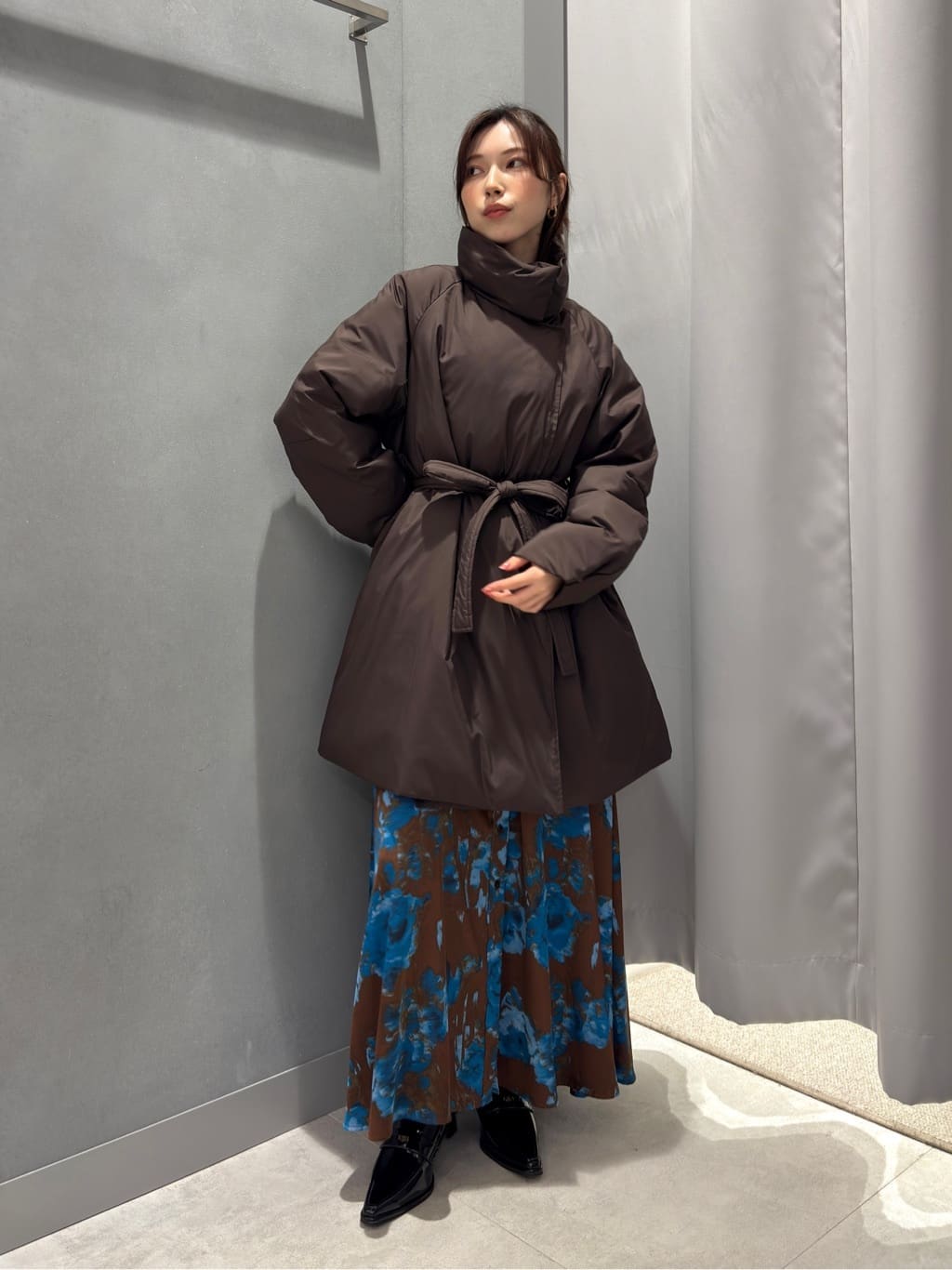 Vinのフラワープリントフレアワンピースを使ったコーディネートを紹介します。｜Rakuten Fashion(楽天ファッション／旧楽天ブランドアベニュー)6463924