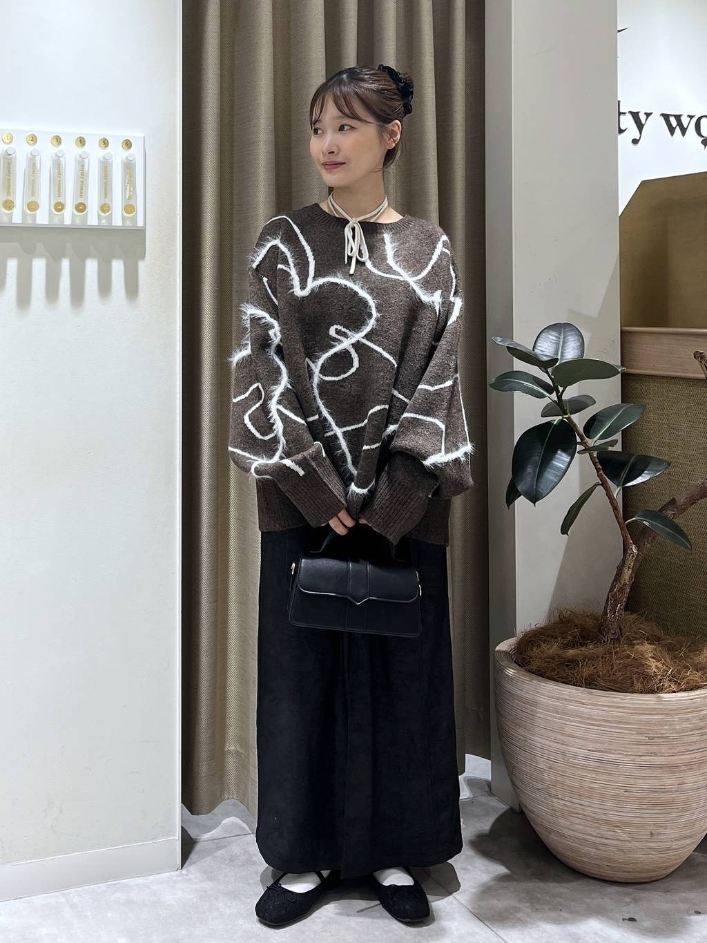 mysty womanのリンキングジャガードフラワーニットを使ったコーディネートを紹介します。｜Rakuten Fashion(楽天ファッション／旧楽天ブランドアベニュー)6465946
