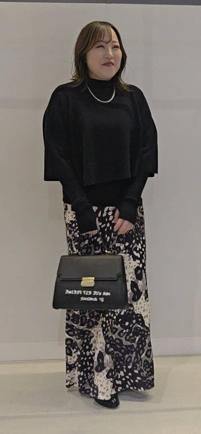 Vinのレオパードプリントフレアスカートを使ったコーディネートを紹介します。｜Rakuten Fashion(楽天ファッション／旧楽天ブランドアベニュー)6467828