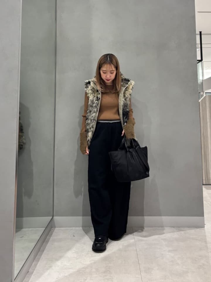 LASUDのセンタージップダッドスニーカーを使ったコーディネートを紹介します。｜Rakuten Fashion(楽天ファッション／旧楽天ブランドアベニュー)6468616