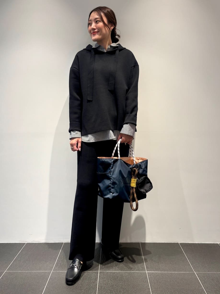 1er Arrondissementのウールコットンスムースニットフーディーを使ったコーディネートを紹介します。｜Rakuten Fashion(楽天ファッション／旧楽天ブランドアベニュー)6471706