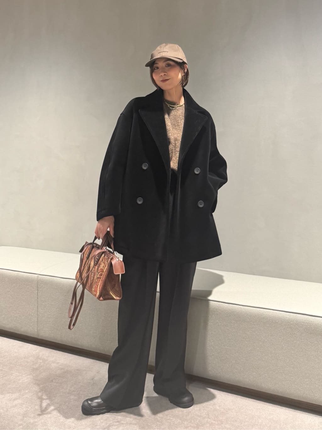 UNITED ARROWSの<conte>ベルベット ボンディング Pコートを使った