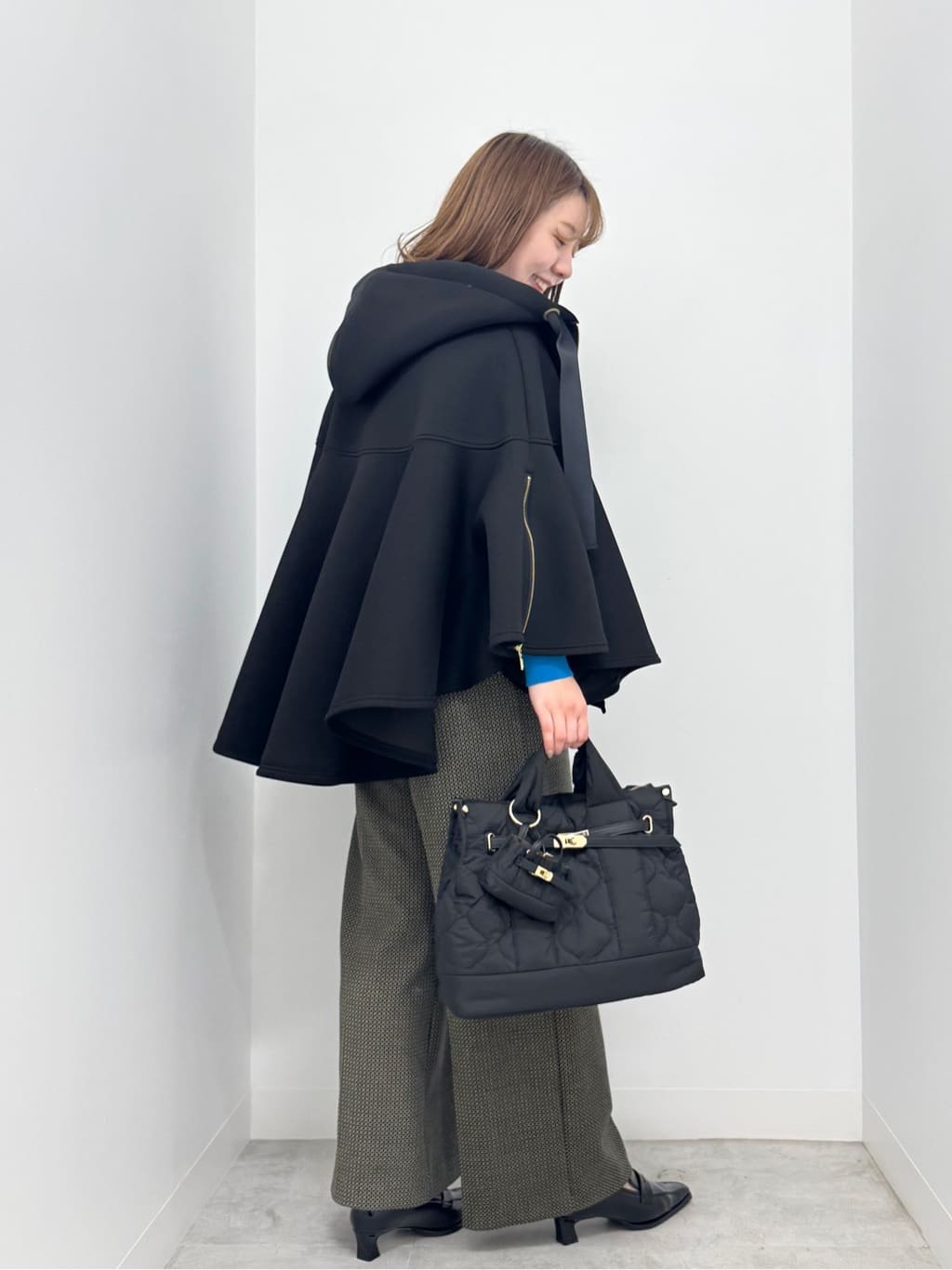 Vinのダンボールニットフレアアウターを使ったコーディネートを紹介します。｜Rakuten Fashion(楽天ファッション／旧楽天ブランドアベニュー)6473516