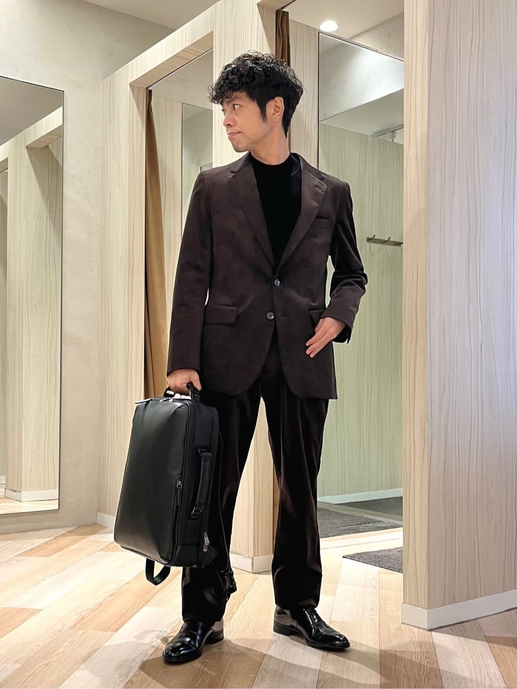 TAKEO KIKUCHIの【Sサイズ~】ストレッチコーデュロイ ジャケットを使ったコーディネートを紹介します。｜Rakuten Fashion(楽天ファッション／旧楽天ブランドアベニュー)6473991