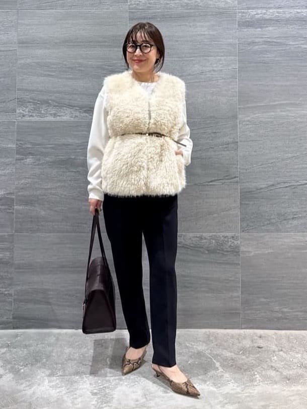 GALLARDAGALANTEのバックスリットブラウスTeeを使ったコーディネートを紹介します。｜Rakuten Fashion(楽天ファッション／旧楽天ブランドアベニュー)6468535