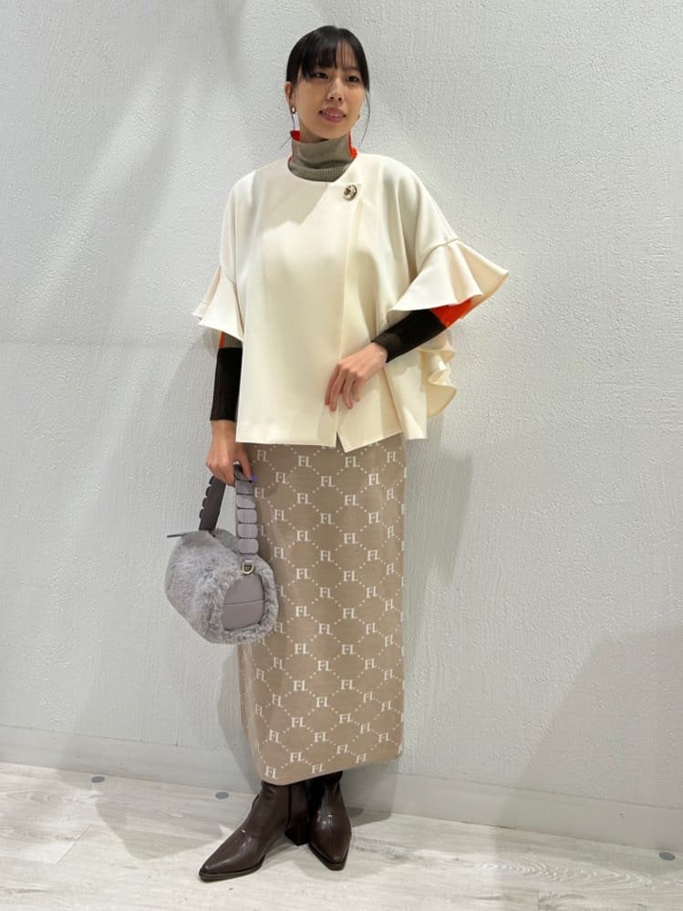 Vinのスカラップハンドルファーバッグを使ったコーディネートを紹介します。｜Rakuten Fashion(楽天ファッション／旧楽天ブランドアベニュー)6477430