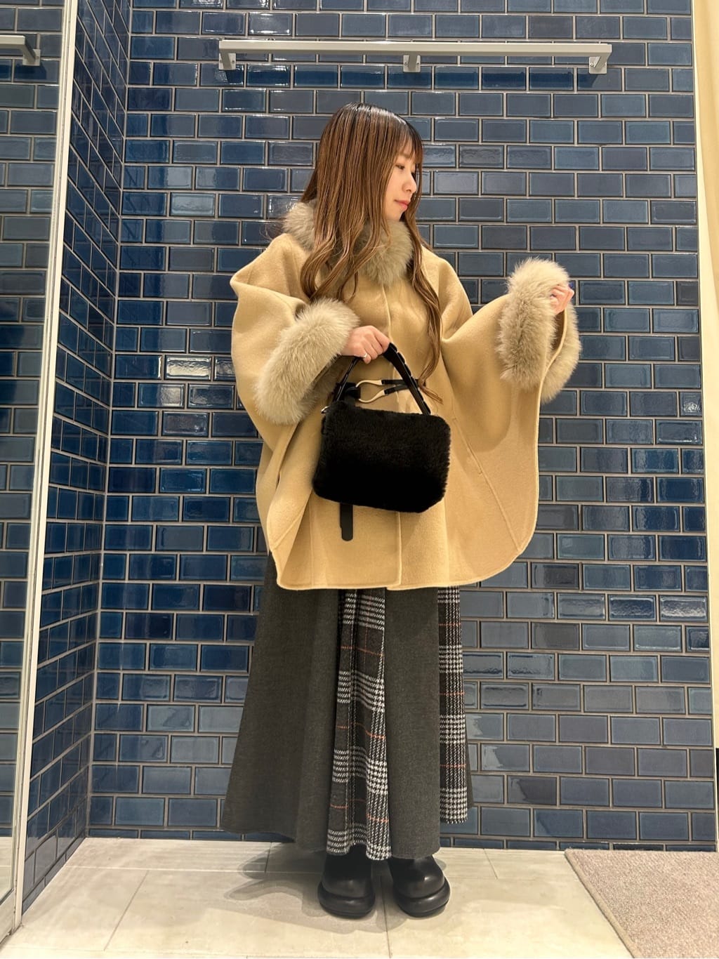 Vinのショルダーリボンニットトップスを使ったコーディネートを紹介します。｜Rakuten Fashion(楽天ファッション／旧楽天ブランドアベニュー)6478174