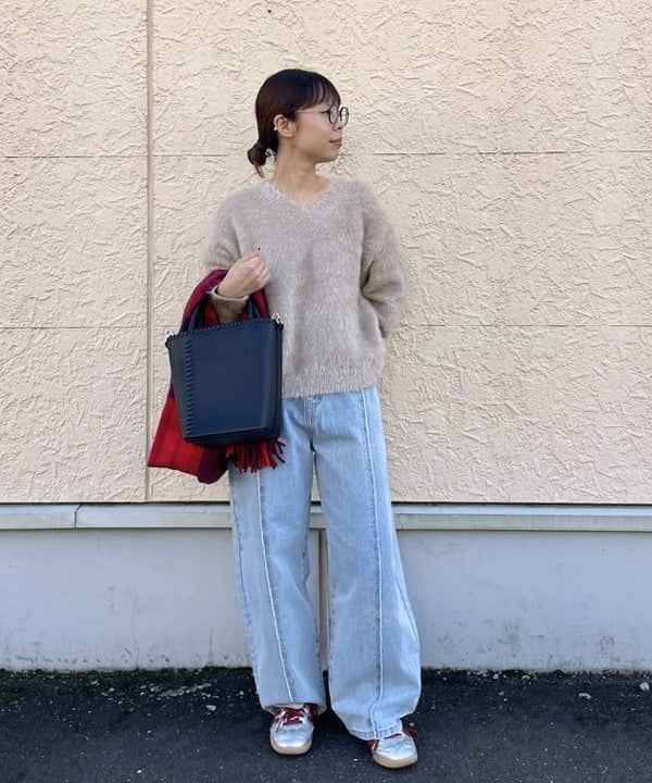 BEAMS HEARTのセンター フリンジ デニム パンツ(S~M)を使ったコーディネートを紹介します。｜Rakuten Fashion(楽天ファッション／旧楽天ブランドアベニュー)6478498