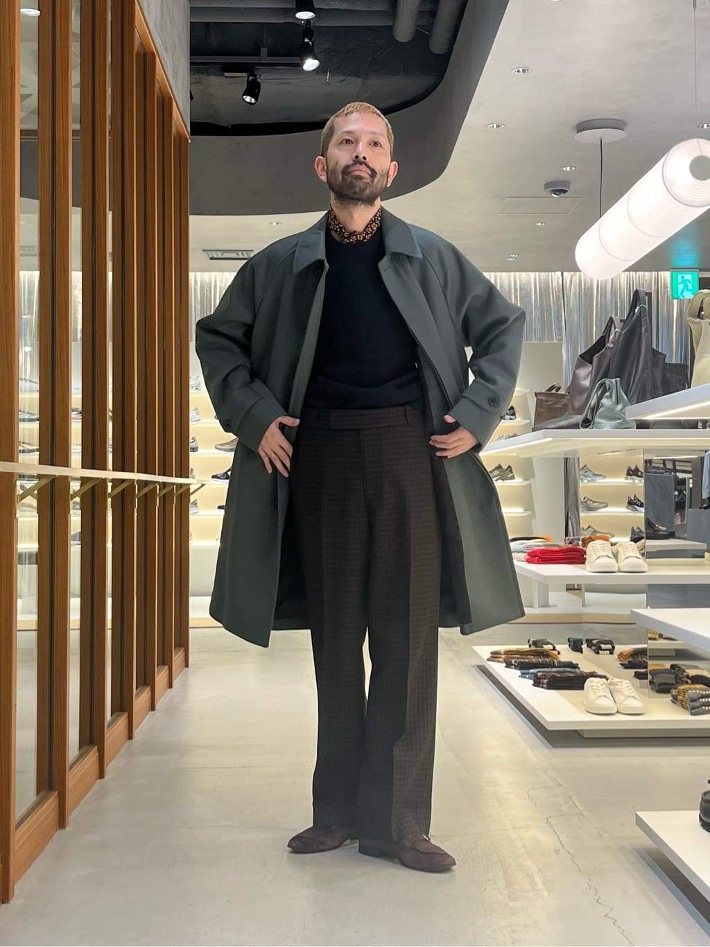 UNITED ARROWSのウーステッドメルトン バルマカーンコートを使った