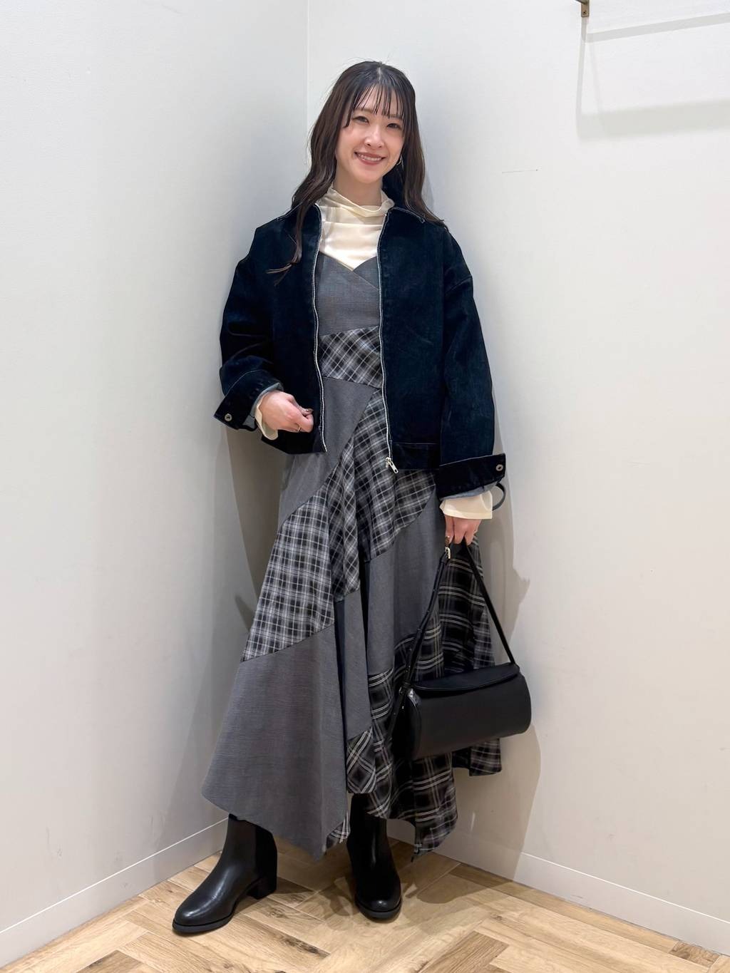 mysty womanのフロッキー加工デニムジャケットを使ったコーディネートを紹介します。｜Rakuten Fashion(楽天ファッション／旧楽天ブランドアベニュー)6479947