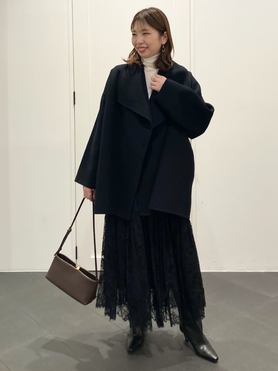 1er ArrondissementのTOPダブルビーバーショールコートを使ったコーディネートを紹介します。｜Rakuten Fashion(楽天ファッション／旧楽天ブランドアベニュー)6480367