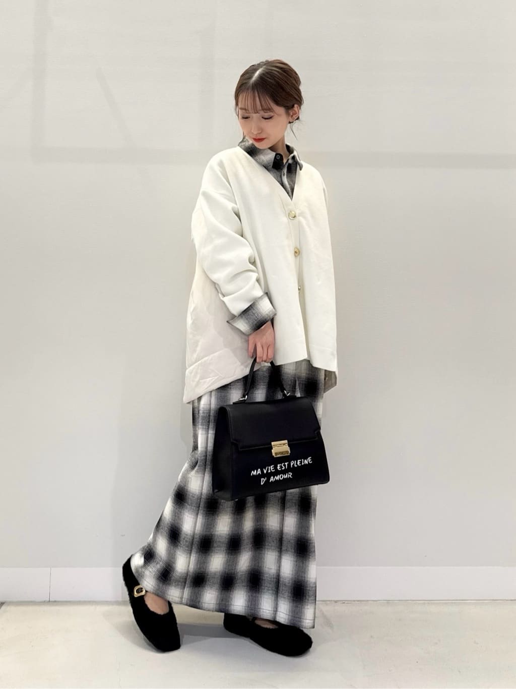 Vinの異素材ドッキングニットジャケットを使ったコーディネートを紹介します。｜Rakuten Fashion(楽天ファッション／旧楽天ブランドアベニュー)6480658