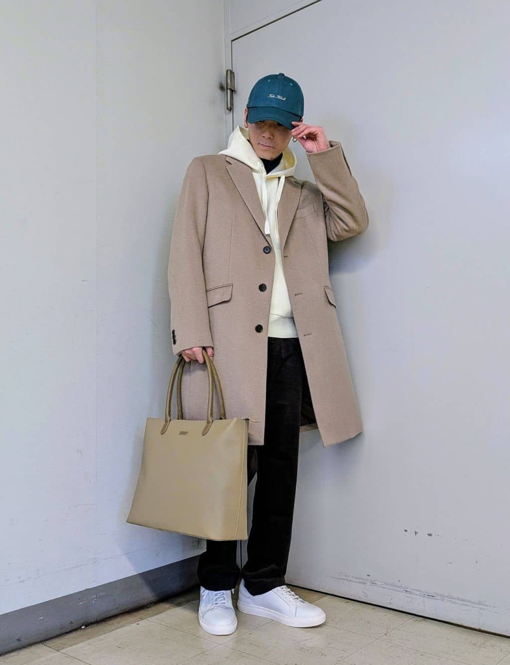 TAKEO KIKUCHIのカシミヤブレンド ビーバー調チェスターコートを使ったコーディネートを紹介します。｜Rakuten Fashion(楽天ファッション／旧楽天ブランドアベニュー)6480680