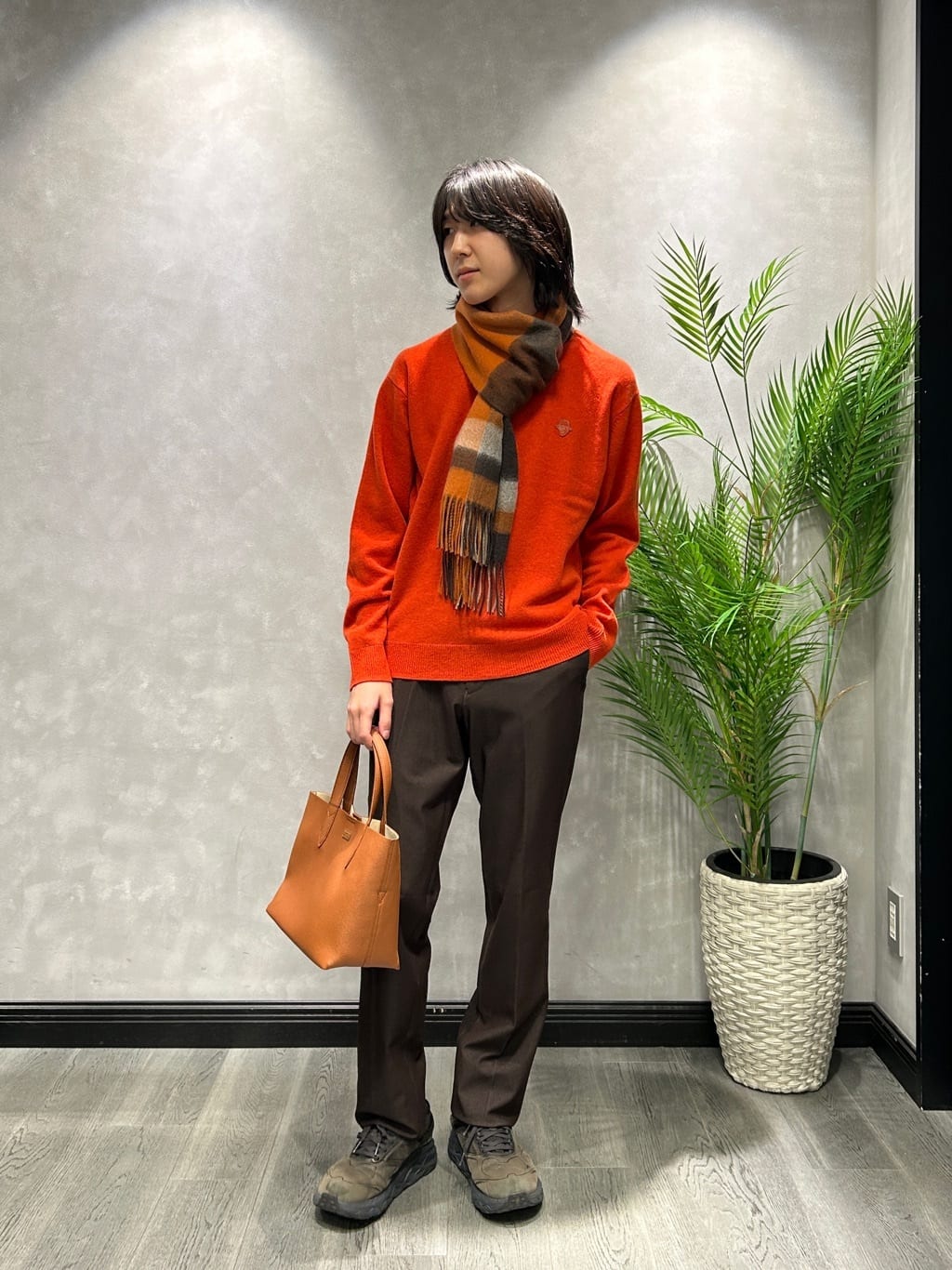 TAKEO KIKUCHIの【Air Palette Knit】ワンポイント カラーニット プルオーバーを使ったコーディネートを紹介します。｜Rakuten Fashion(楽天ファッション／旧楽天ブランドアベニュー)6480689
