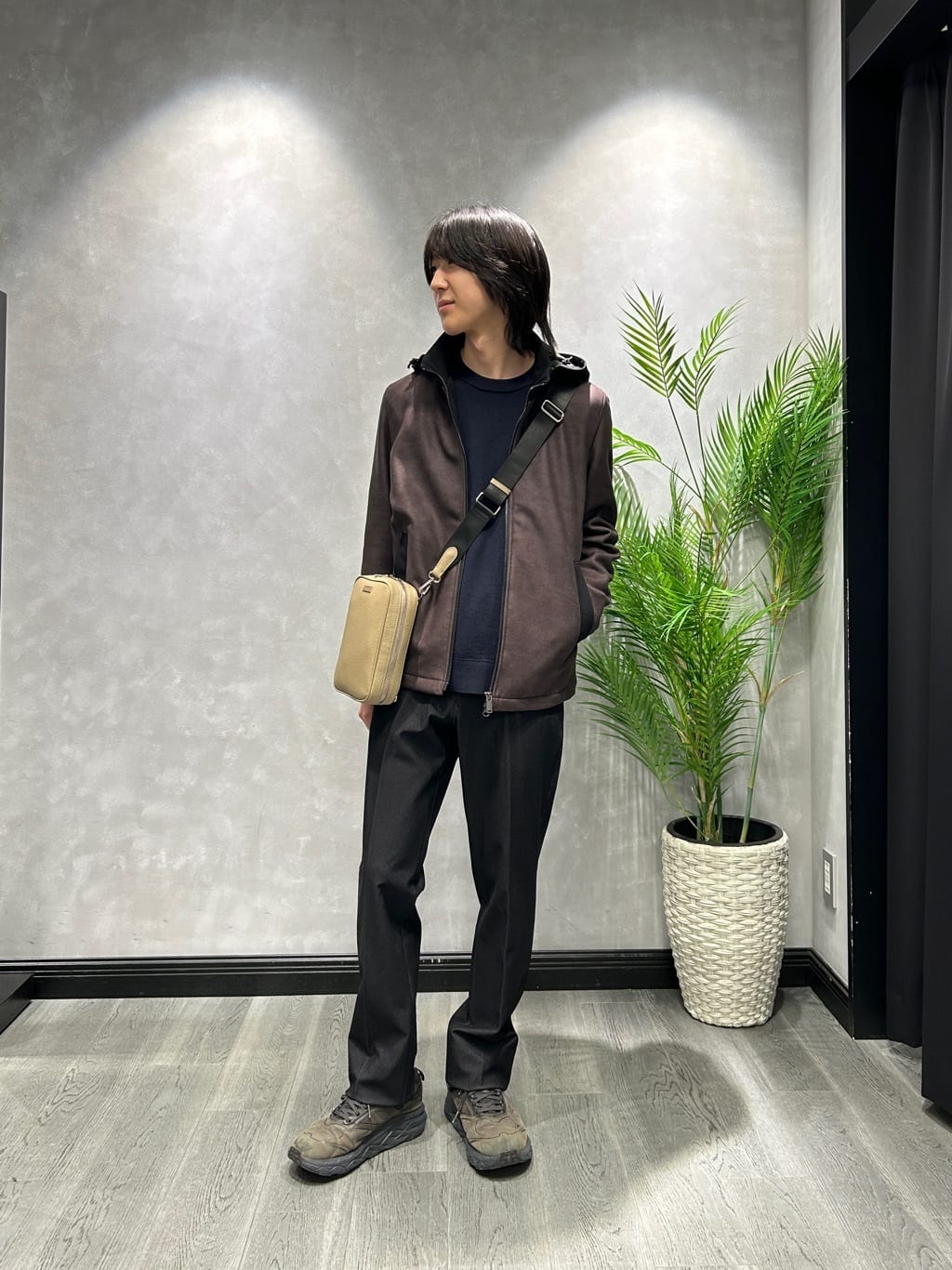 TAKEO KIKUCHIの【JUST ONE LAYER】ダウンファブリック ジップアップ フード ブルゾンを使ったコーディネートを紹介します。｜Rakuten Fashion(楽天ファッション／旧楽天ブランドアベニュー)6483407