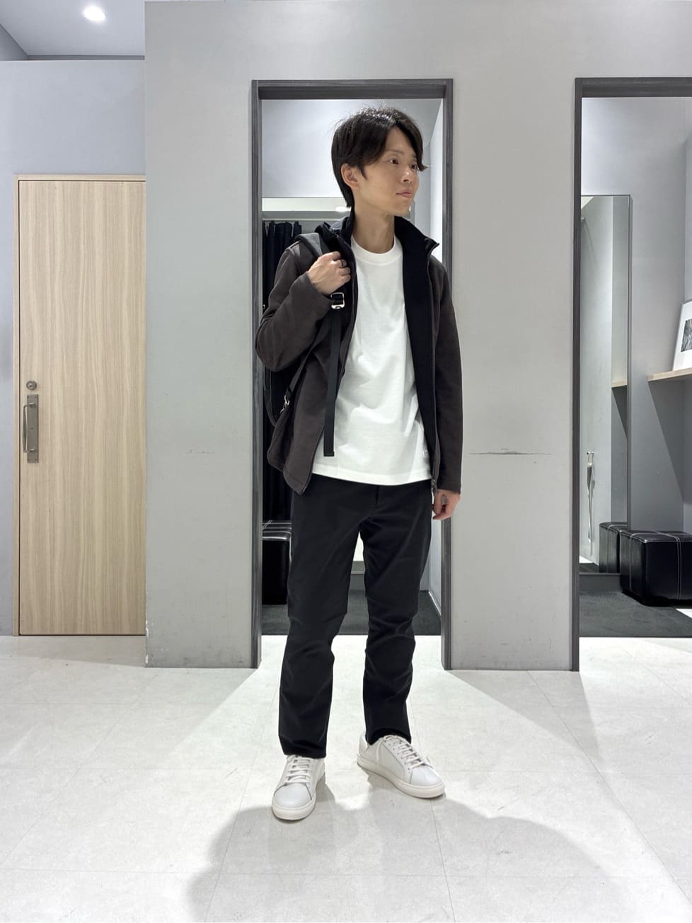 TAKEO KIKUCHIの【JUST ONE LAYER】ダウンファブリック ジップアップ フード ブルゾンを使ったコーディネートを紹介します。｜Rakuten Fashion(楽天ファッション／旧楽天ブランドアベニュー)6484750